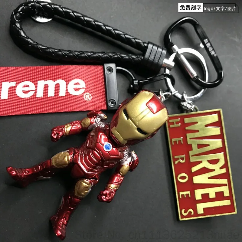 Фото Брелок с героями Marvel: Железный человек, Капитан Америка, Человек-паук, с возможностью индивидуальной гравировки, подвеска для автомобиля или рюкзака, креативный подарок на день рождения для мужчин №1