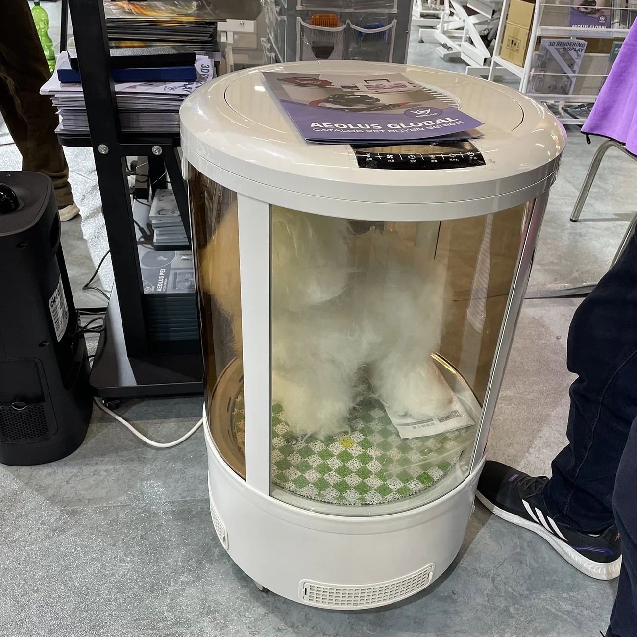 Full Transparent Visible Front Gate Pet Drying Cabinet 1650W 19 Minutes A Ragdoll Pet-drying