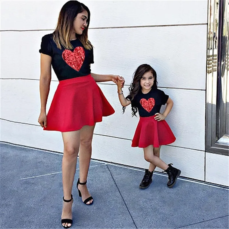 

Fashion Matching Mother Daughter Clothes Love Parenting Mama And Me Sets Cotton Family Look T-Shirt+Skirts Outfits Suit Vestidos