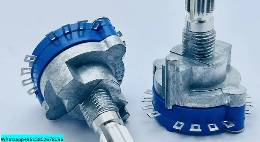 Контакт ALPS6 соответствует вертикальному сигналу усилителя мощности SRRN134300 с