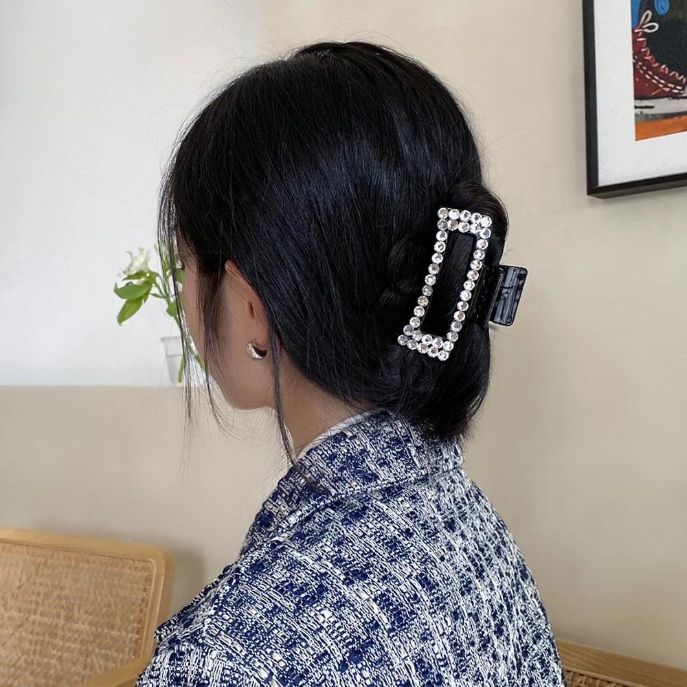 

Rhinestone Hair Clips Black Hair Claw Crab Hairclips Women Geometric Hollow Popular Hair Catch Girls Barrette Hair Accessories
