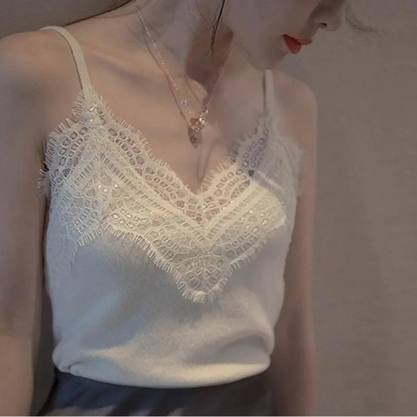 

2022 Summer Vest Women Sun top Lace Patchwork V Neck Basic Shirt