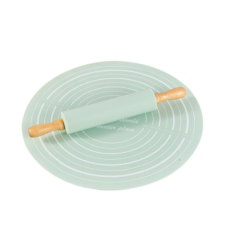 

Деревянная скалка и силиконовый коврик для выпечки