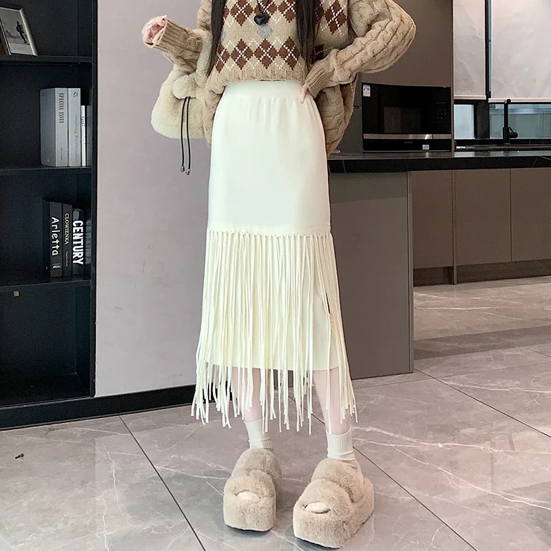 Юбка-миди Женская трикотажная трапециевидная с высокой талией и кисточками