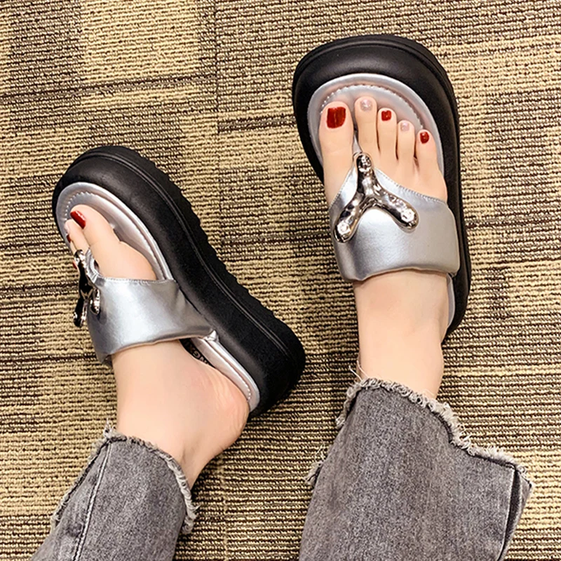 

2023 Summer New Fashion Sandals Mid Heels Clip-toe Women Slippers Designer Flip-flops Beach Dress Slides