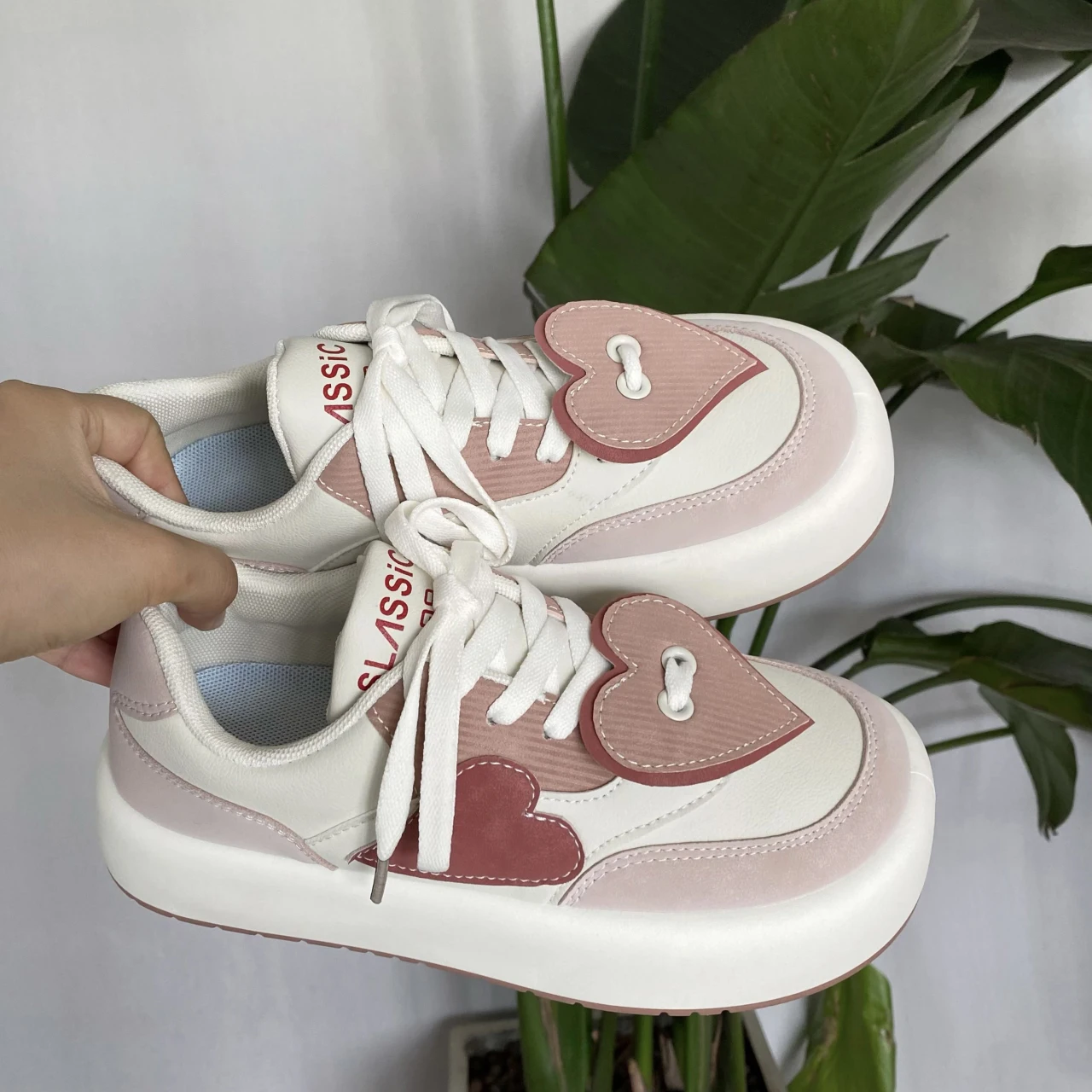 

Autumn Winter Sneakers Woman 2022 White Heart Pattern Sneakers Pink Platform Kawaii Flat Shoes Cute Tennis female Sports Shoes