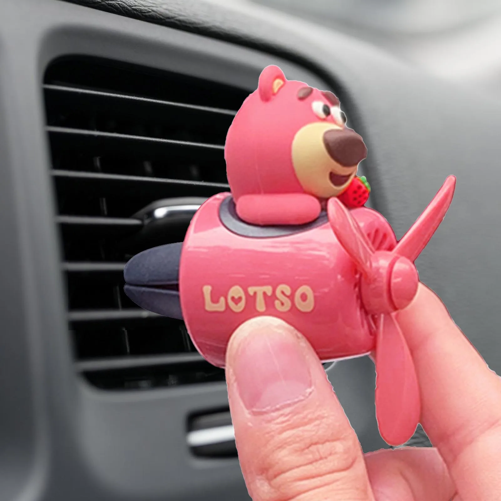 

Strawberry Bear Pilot Car Aromatherapy Air Freshener Perfume Automobile Interior Perfume Clip Fragrance Ornament Car Accessories