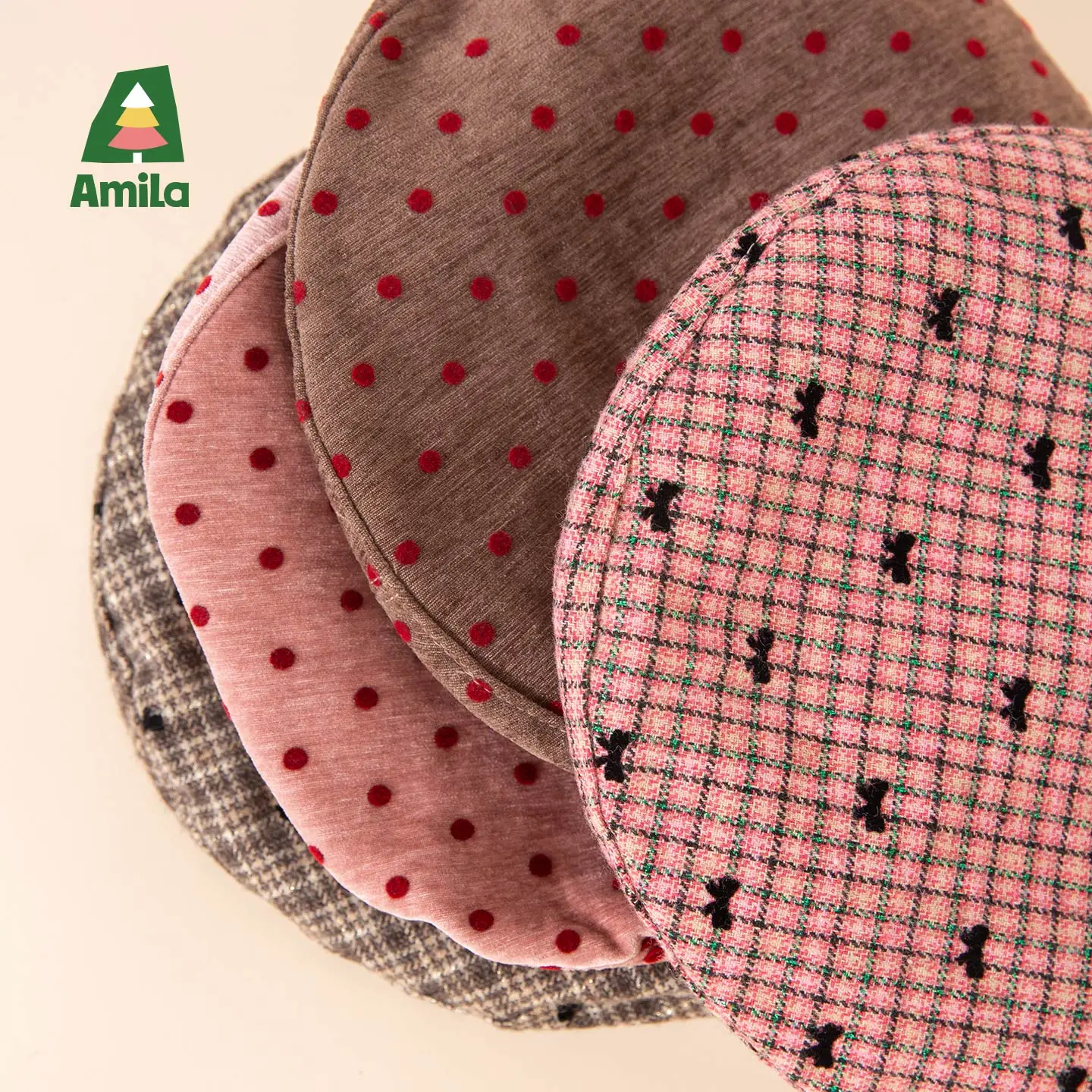Фото Детский зимний модный берет Amila Kids в горошек и бантиках, изысканный, модный, удобный и неограниченный №4