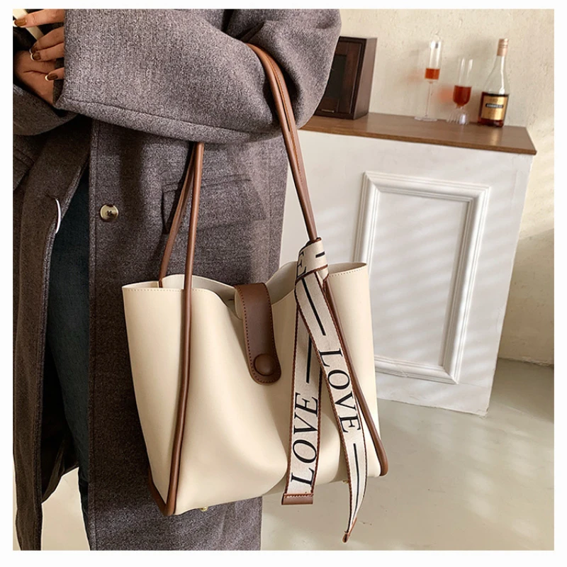 Women's Large capacity One-shoulder Bag Fashionable Women Messenger Bags Fashion Tote Bag Solid Color Handbag Elegant Totes