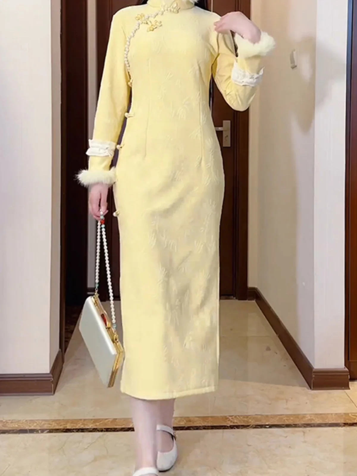 2024 новое китайское улучшенное желто-белое и красивое темпераментное платье для