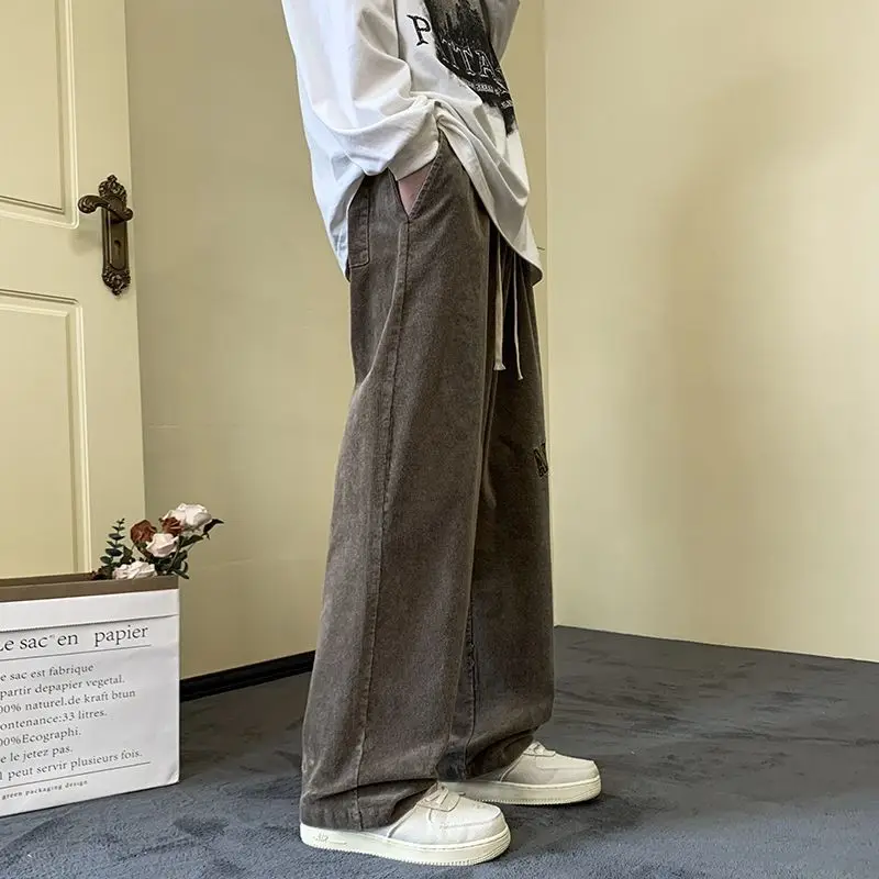 Рисунок 6 - Брюки женские вельветовые с вышивкой и надписью