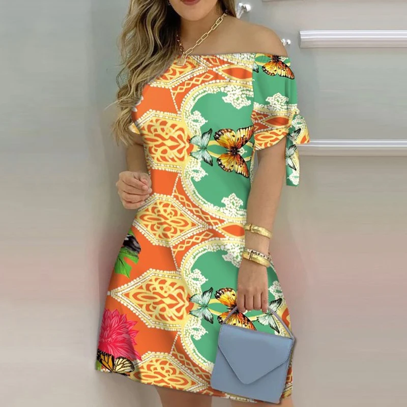 Женское летнее мини-платье с открытыми плечами и цветочным принтом