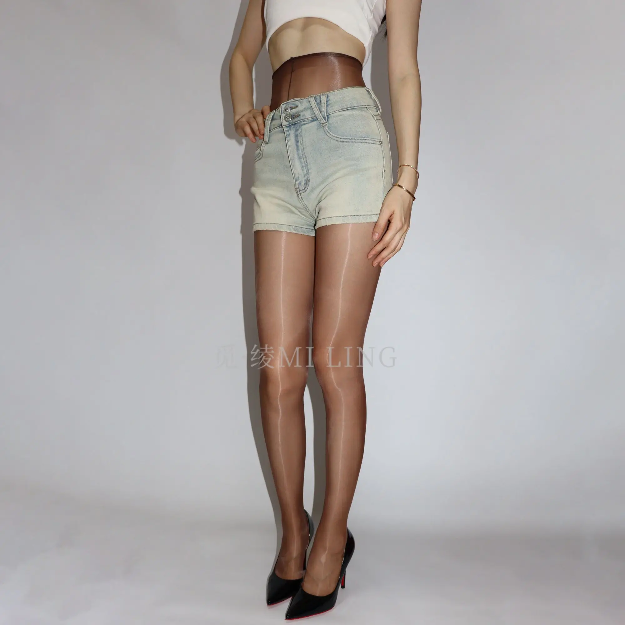 Ультратонкие блестящие шелковые чулки высокой плотности 640 с талией и