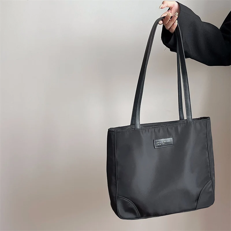 

Вместительная женская сумка-тоут на плечо, однотонная повседневная женская сумочка для подмышек, нейлоновый саквояж