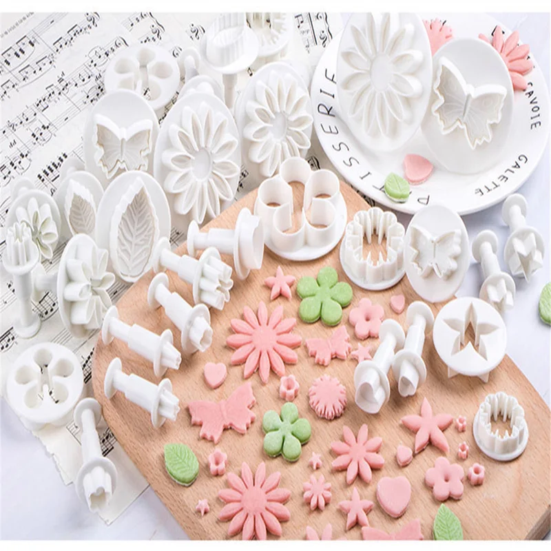 

Fondant embossing mold baby food supplement butterfly noodle pattern steamed bun cartoon pastry household tools 33-piece set