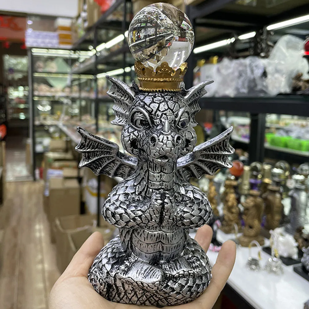 

Retro Miniature Devotional Meditation Dragon Resin Statue Crystal Ball Base Desktop Ornament Home Decoration Feng Shui Crafts