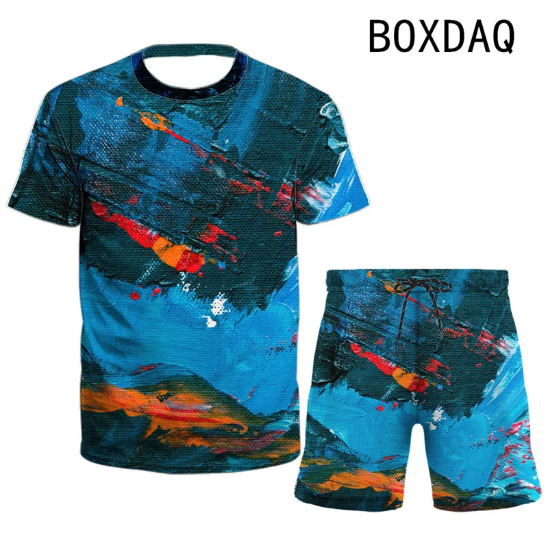 

Костюм мужской из футболки с коротким рукавом и шортов с граффити