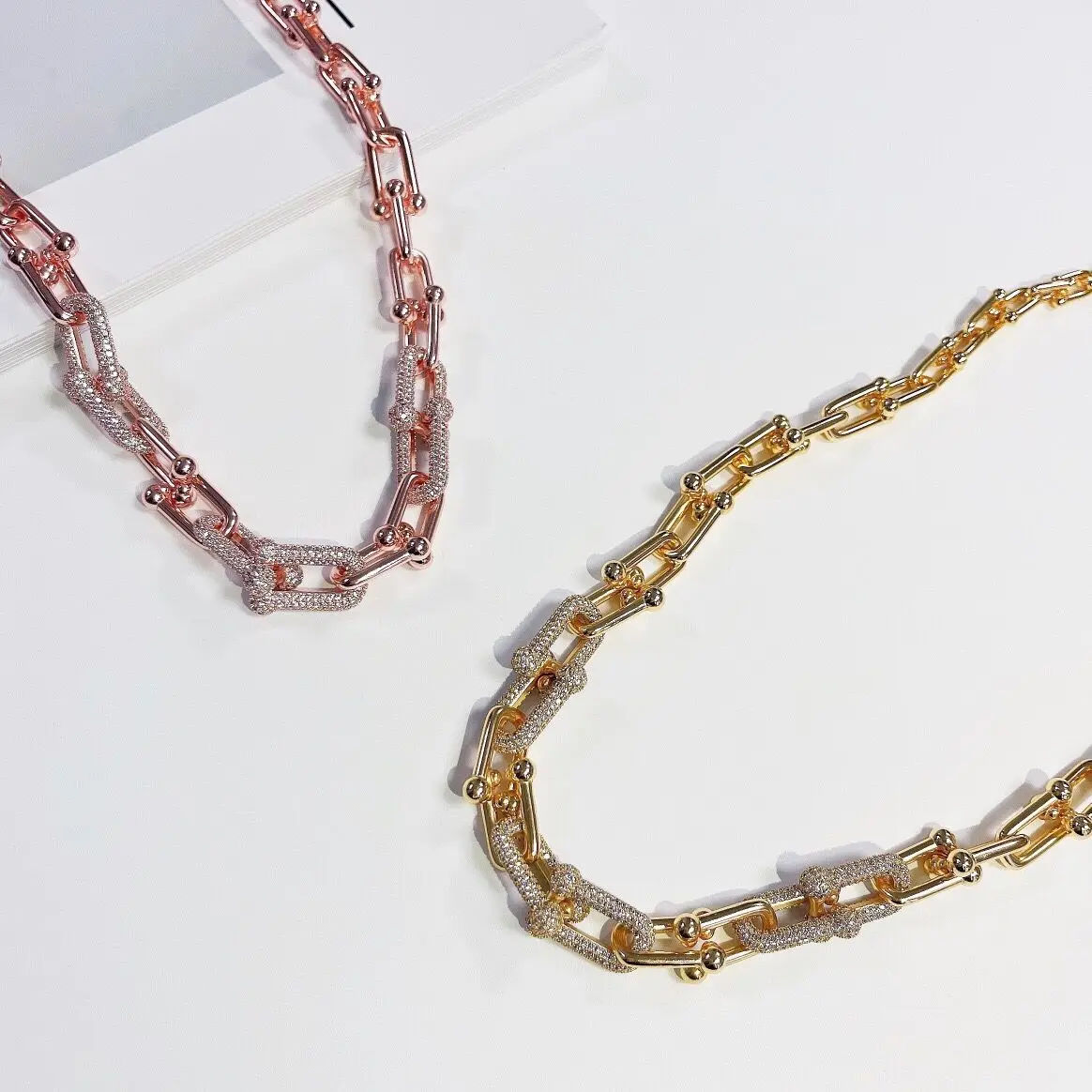 

2022 new fashion shows luxury temperament U-shaped inlaid zircon S925 sterling silver necklace simple and generous