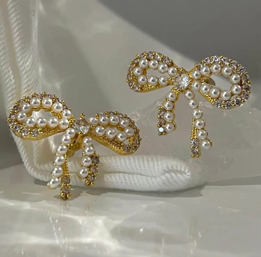 

Summer new cute playful bow rhinestone pearl earrings gentle golden bow knot sweet romance girls stud earring