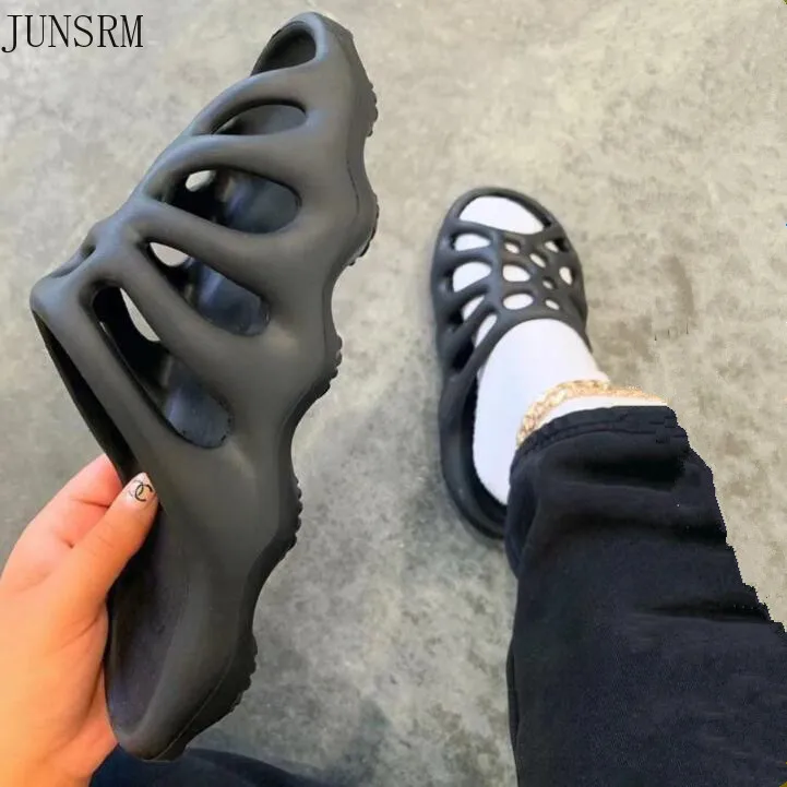 

Home Slippers Women/men Summer 2021 New Fashion Skull Thick Bottom Increase Indoor Couple Home Soft Bottom Sandals
