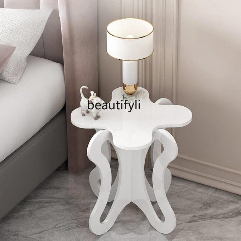 

yj Cartoon Petal Side Table Nordic Small Coffee Table Wooden Colorful Small Table Creative Photography Props