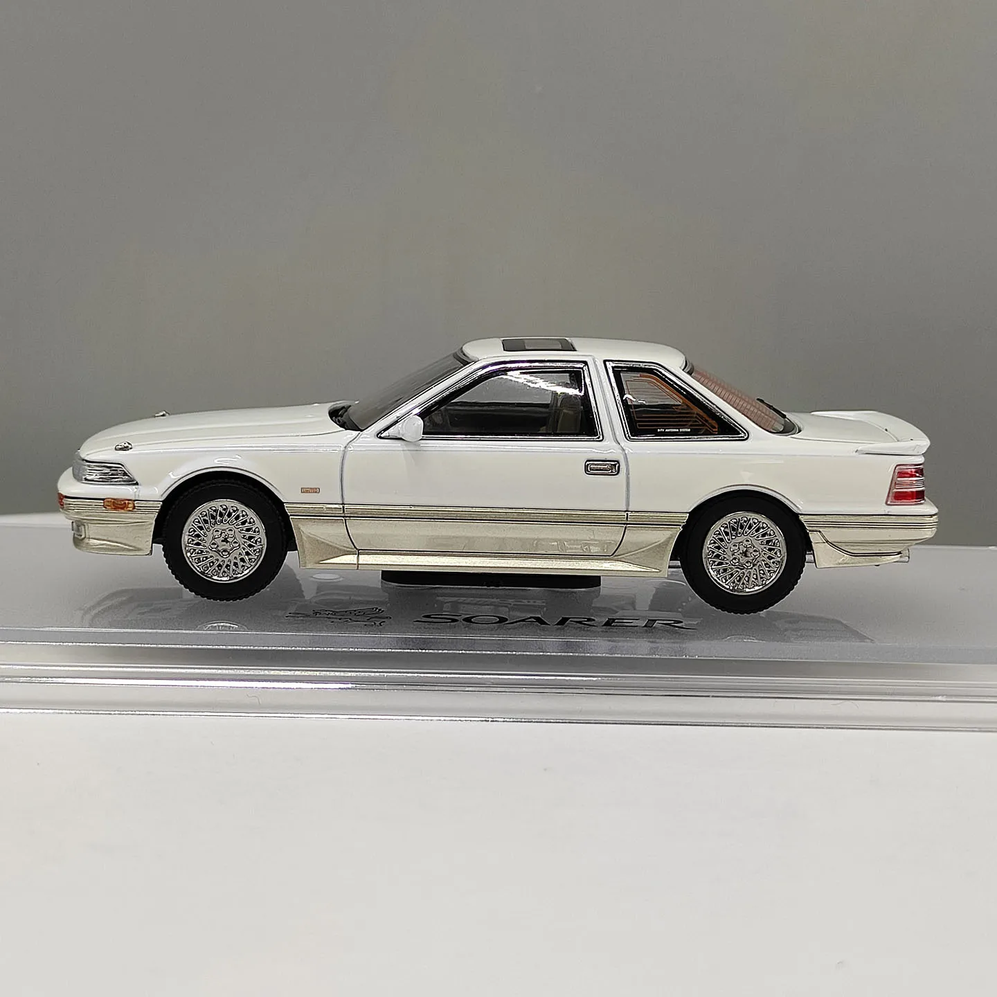 Фото Литая модель HJD в масштабе 1:43 Toyota SOARER 3000 24 GT Limited Edition 432004CW, модель автомобиля из сплава №4