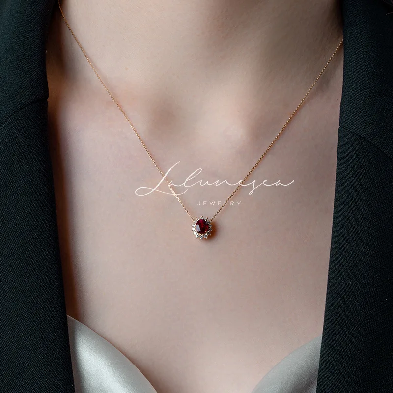 

S925 Sterling Silver 18K Gold Plated Ruby Necklace Vintage Simple Garnet Red Zircon Pendant Women Lady Gift Necklace New Year