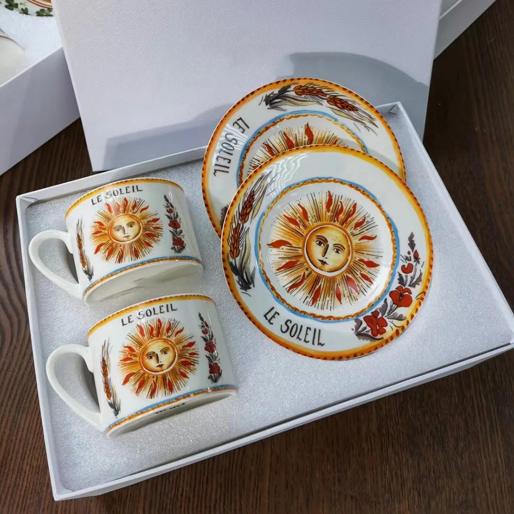 Top Grade Bone China Coffee Cup Creative European Tea Cup Set And Saucer Home Party Afternoon Tea Teacup Porcelain Nice Gift