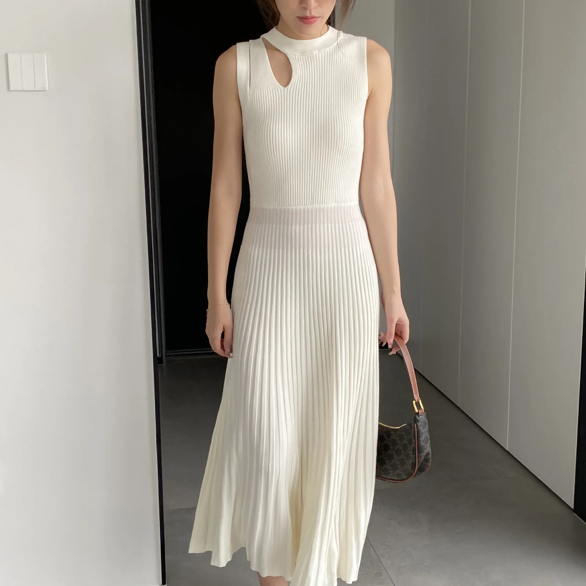 Женское трикотажное длинное платье без рукавов однотонное платье-свитер стрейч