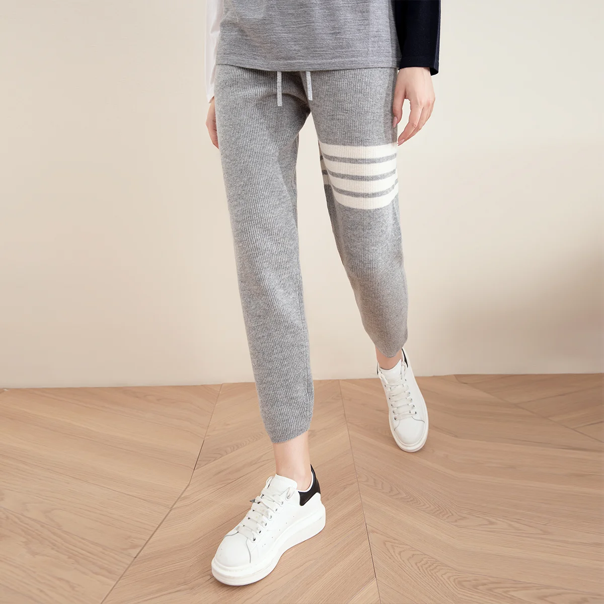 Женские вязаные длинные брюки