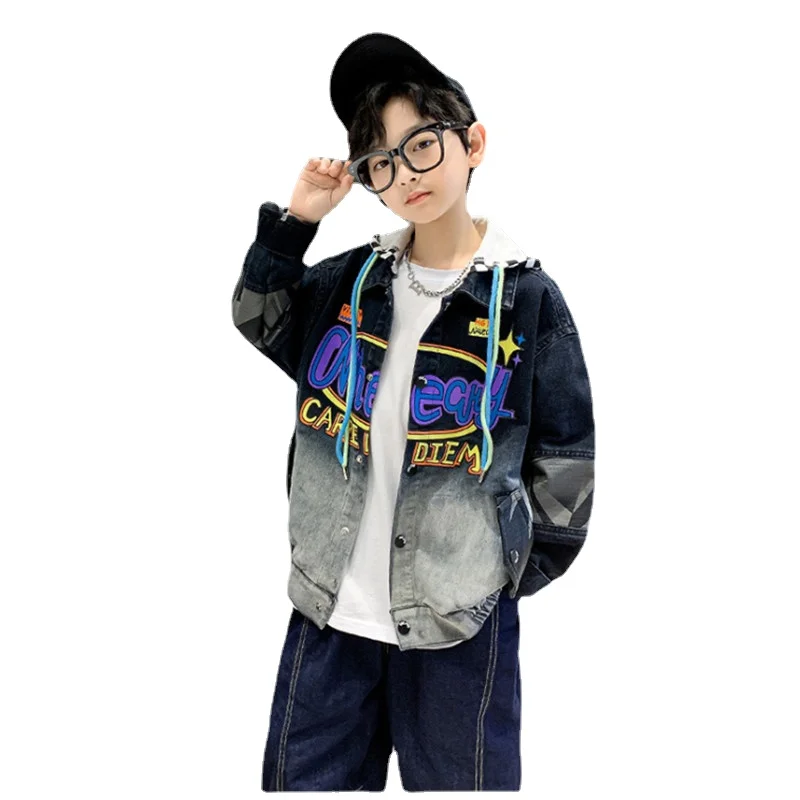 

Джинсовая куртка для мальчиков, модная верхняя одежда со съемной шапкой и надписью, одежда для подростков, на возраст 8, 10, 12 лет, весна-осень