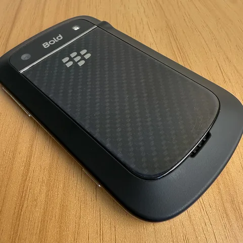 Blackberry Bold Touch 9900 3G мобильный телефон QWERTY клавиатура 2,8 ''TFT-экран Wi-Fi 5MP 8 ГБ ПЗУ мобильный телефон