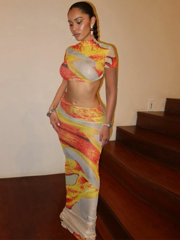 

Женский летний комплект из двух предметов, облегающий топ с открытым пупком и коротким рукавом и разноцветная юбка с принтом, новинка 2023
