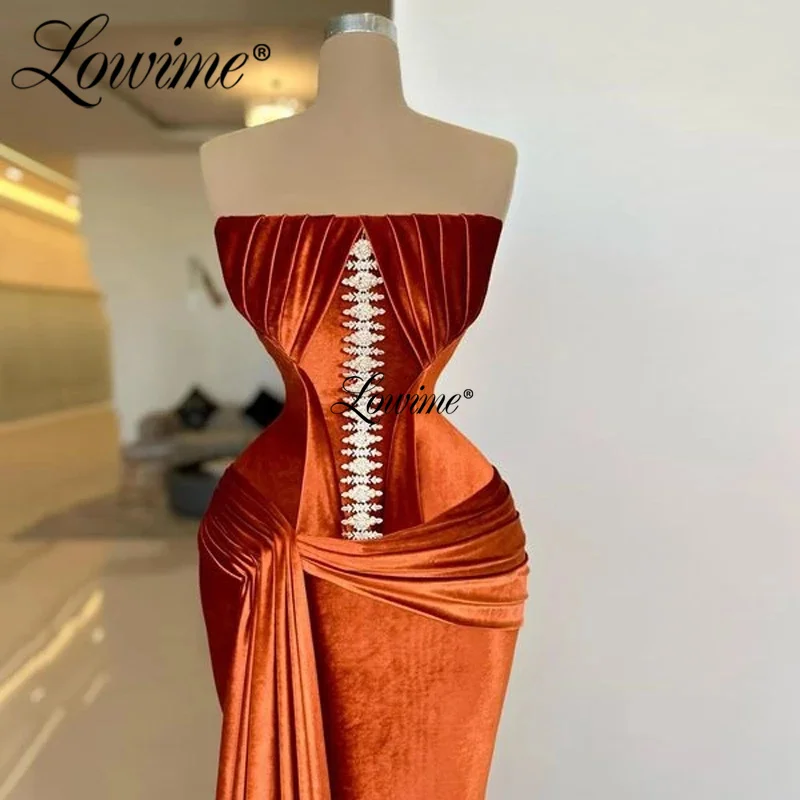 

Lowime Strapless Long Velvet Evening Dresses Orange Mermaid Party Gowns For Women Pleats Crystals Customized Arabic Prom Dresses