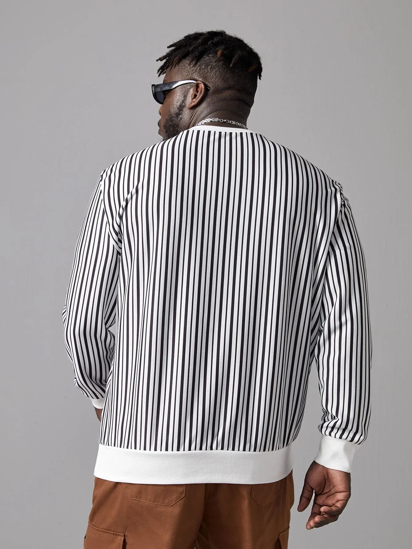 

2022 new Extended Sizes Men Letter Graphic Striped Pullover
