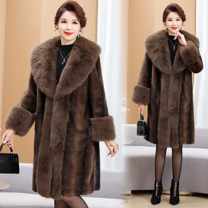 Зимнее утепленное норковое пальто куртка для женщин среднего возраста пожилых