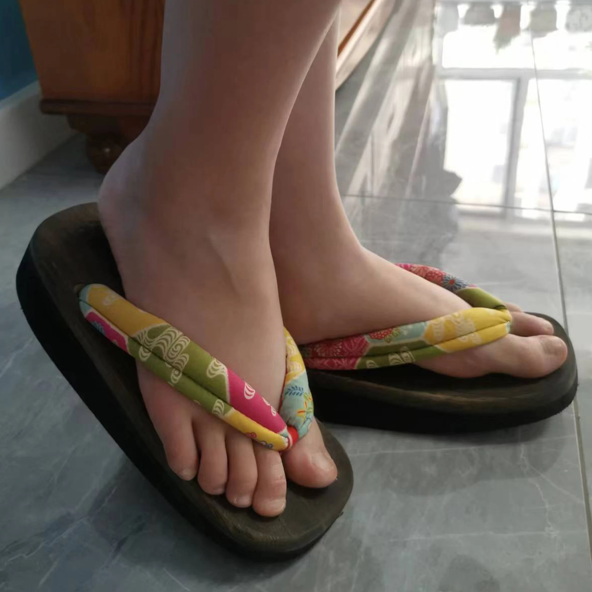 Летние тапки женские шлепанцы японские Гета деревянные и резиновые для размера