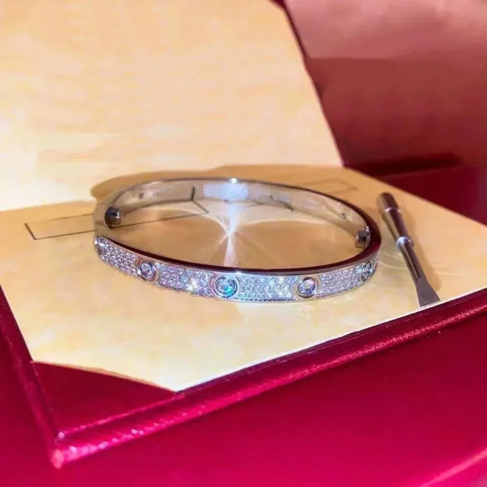 

International Brands 18k of Real Gold Luxury Diamond Women's Bracelet Brazilian Designer Fashion Jewelry Charm with Certificate