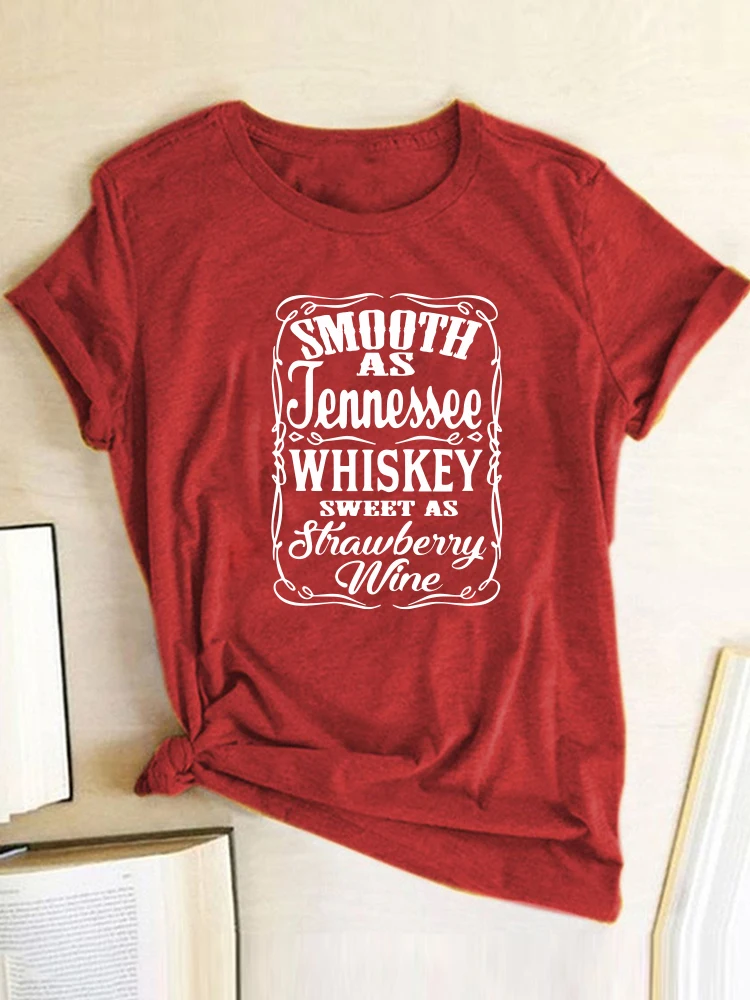 Забавная женская футболка Smooth As Tennessee с принтом виски клубники и вина летняя