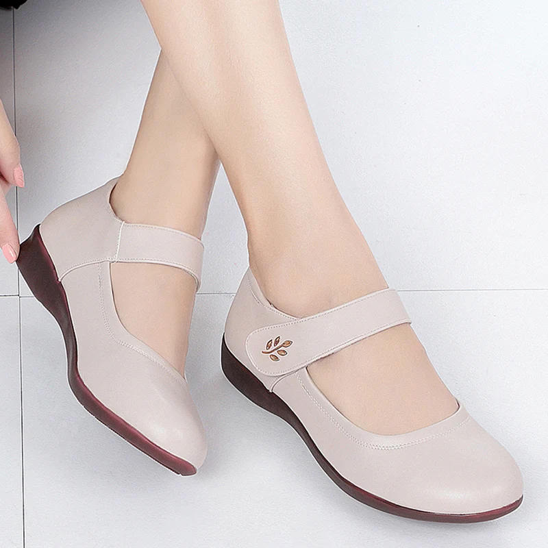 Comfort Soft Bottom Flats Women Spring Flower Ankle Strap Flat Heels Mom Shoes Woman Beige Pu Leather Light Nurse Shoes