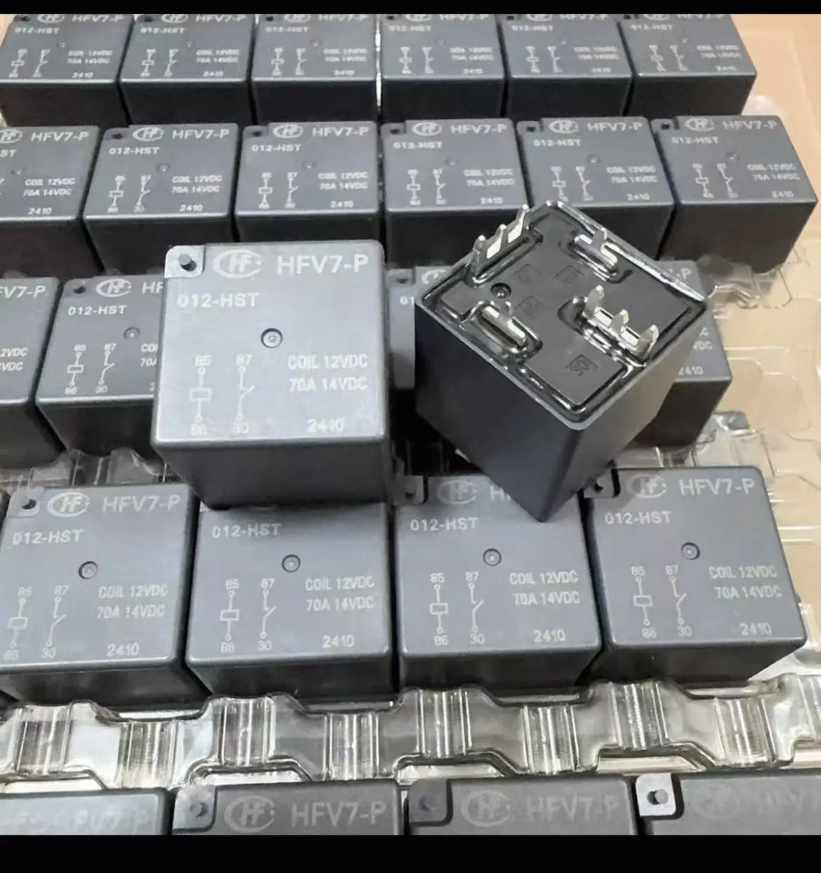 Абсолютно новое оригинальное реле Hfv7-P 012-Hst, реле Hfv16-P 12-Ht, силовое, 70А, 12В, 4-контактное (art.: 3920d2dcdfaa6) - 3920d2dcdfaa6