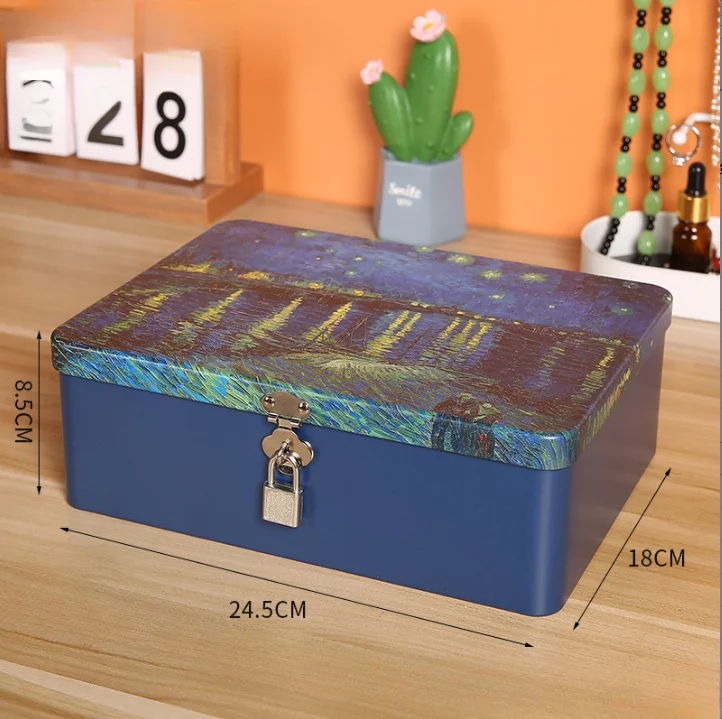 

Ретро железный сундук с замком