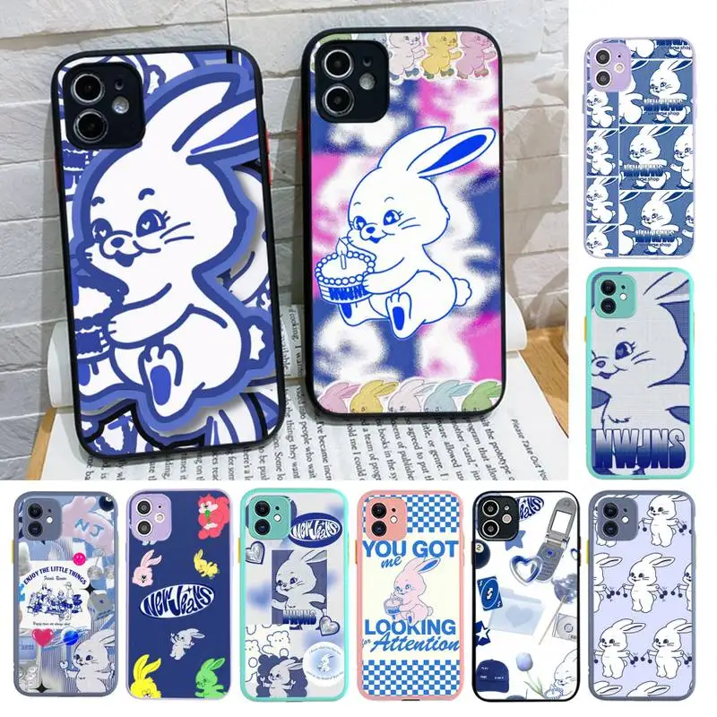 

Kpop NewJeans Lovely Rabbit Phone Case for iPhone X XR XS 7 8 Plus 11 12 13 pro MAX 13mini Translucent Matte Case