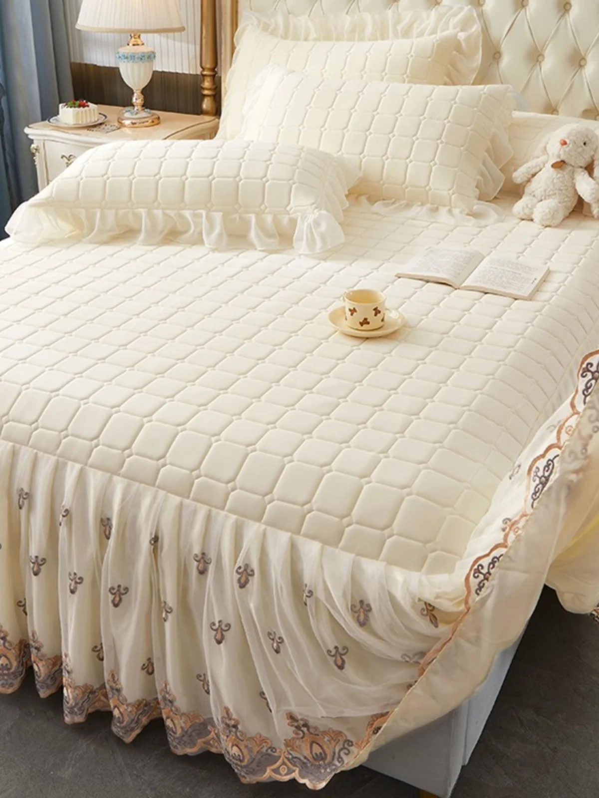 Summer High end Thickened Latex Mat Three-Piece Bed Skirt Single Soft Ice Silk Air Conditioning