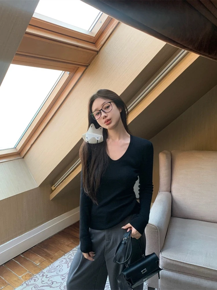 High-Grade Soft Glutinous V-neck Knitted Bottoming Shirt Women Autumn and Winter Slim fit Slimming Shoulder Sweater Inner wea...