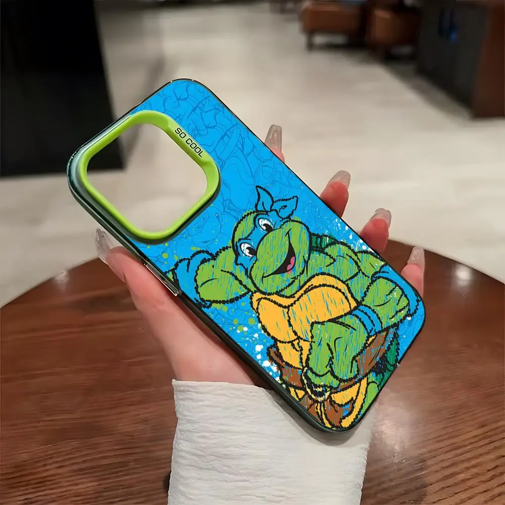 Яркий серебристый чехол для телефона с изображением черепашек-ниндзя iPhone 15 Pro Max 14