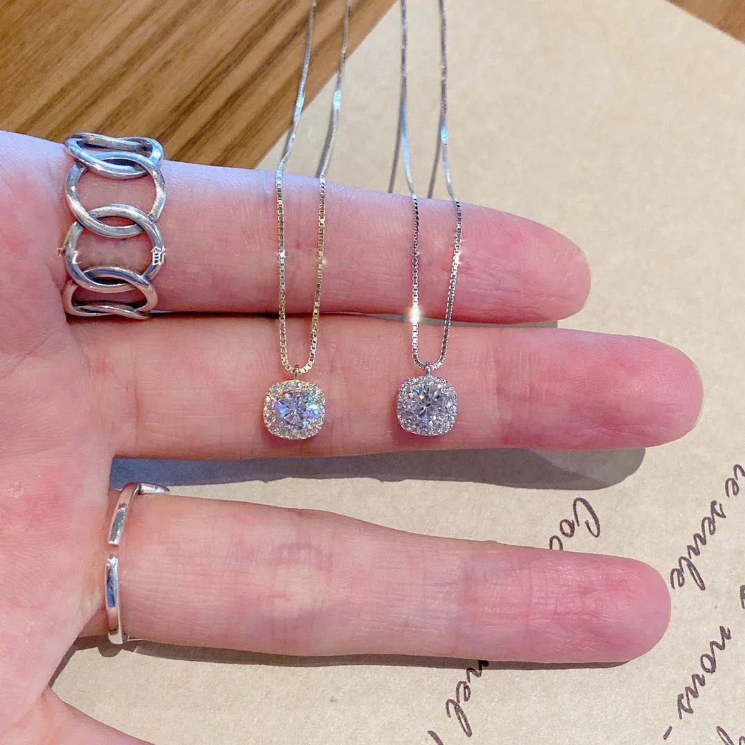 

Женский кулон с цирконием холодная подвеска в японском и южнокорейском стиле, ожерелье геометрической формы с квадратными стразами Джокер...