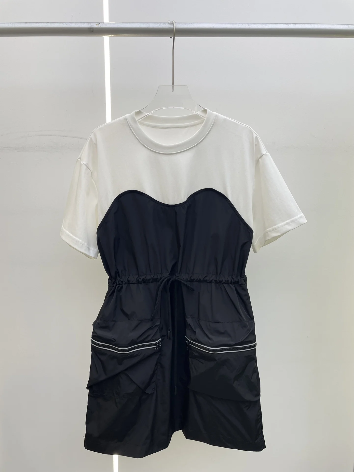 

Ранняя осень новое платье с двумя карманами. Трикотаж из белого хлопка