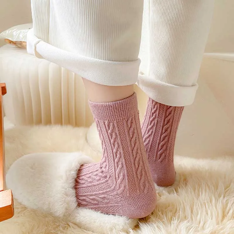 

Новинка, женские зимние теплые утепленные термоноски, мягкие повседневные зимние кашемировые ботинки из искусственной шерсти, напольные н...
