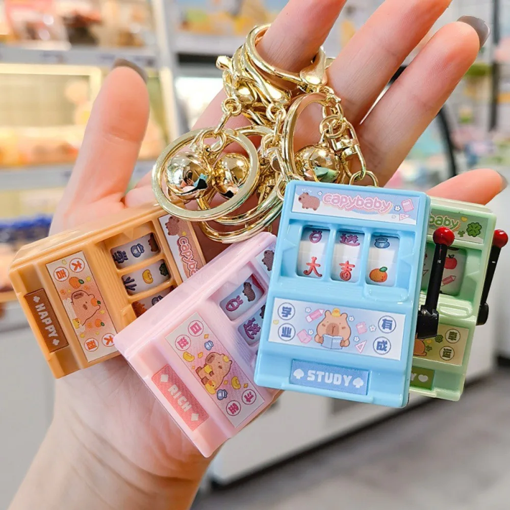 Брелок с машиной капибары счастливый фруктовый автомат игровой мини-игровой